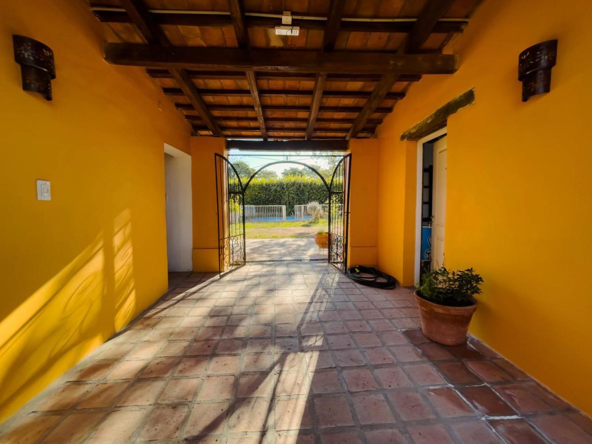 La Casona De Moldes Hotel Coronel Moldes Exterior photo